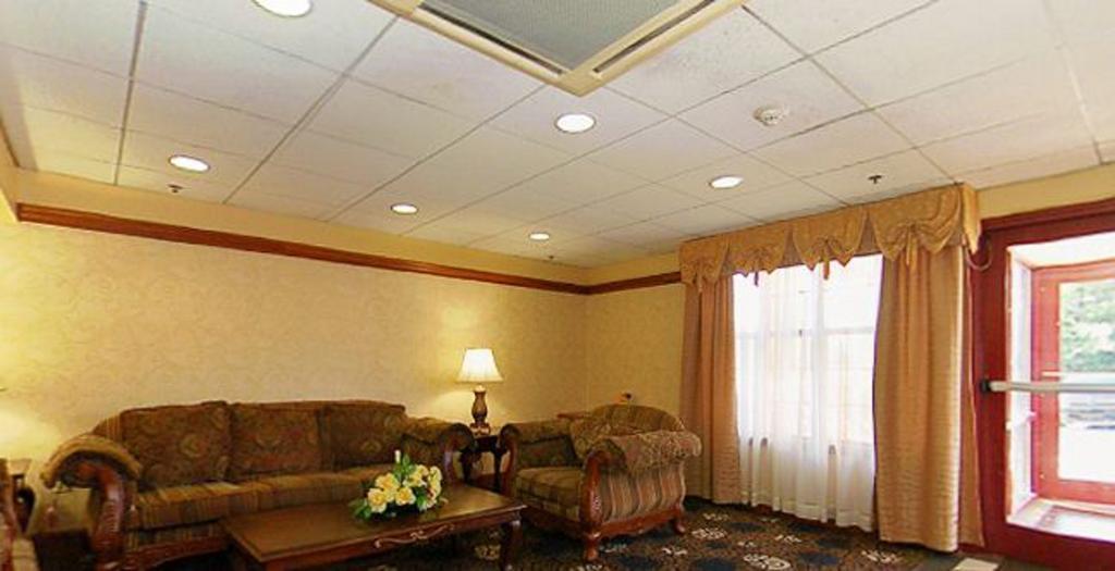 Quality Inn & Suites Bensalem Zewnętrze zdjęcie