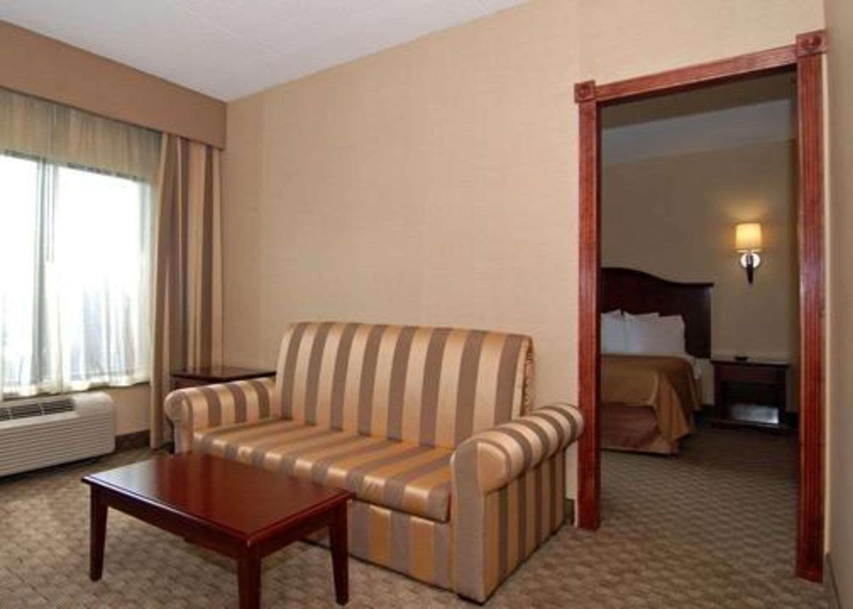 Quality Inn & Suites Bensalem Pokój zdjęcie