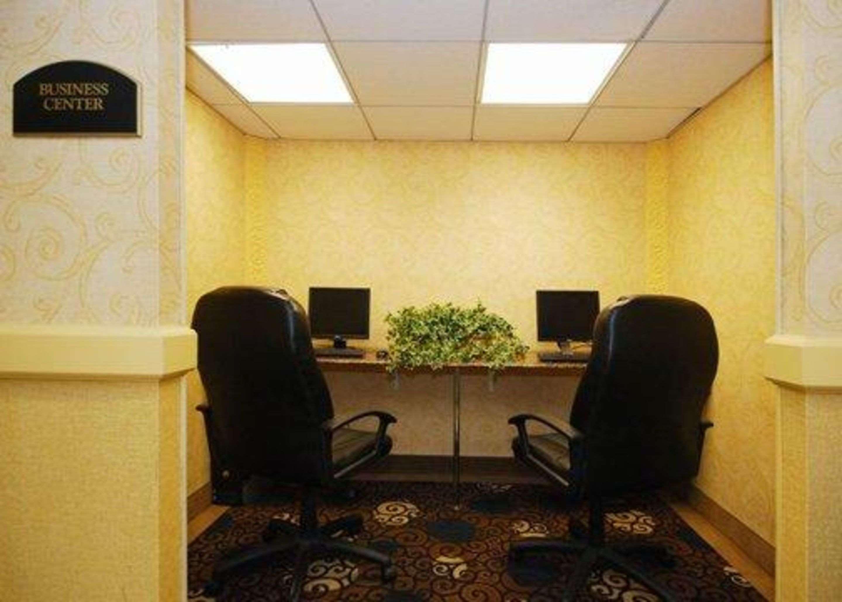 Quality Inn & Suites Bensalem Zewnętrze zdjęcie