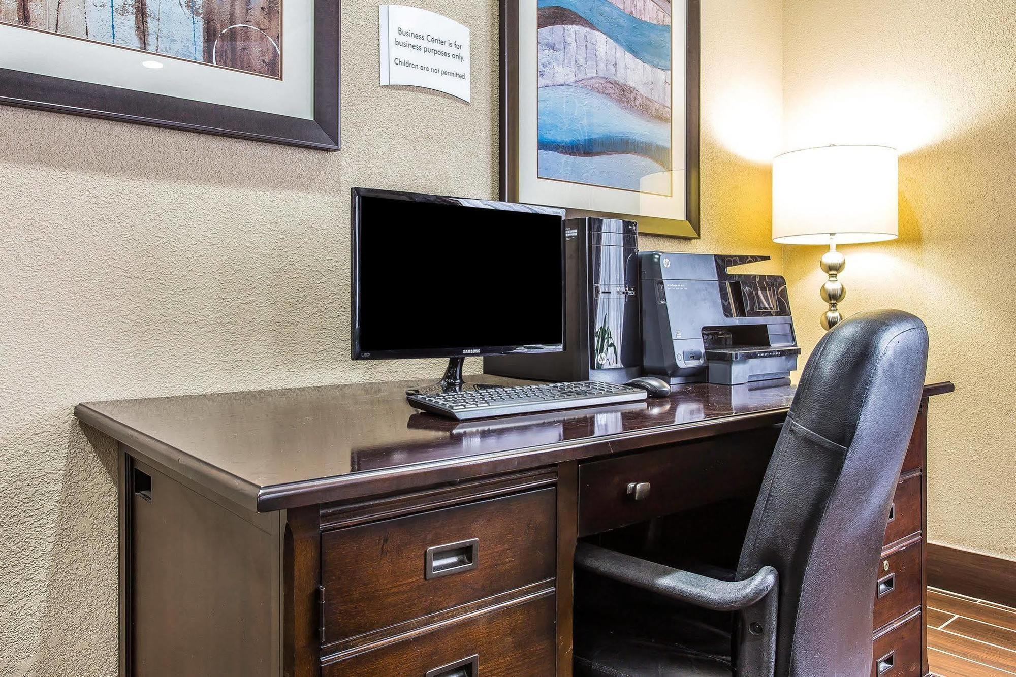 Quality Inn & Suites Bensalem Zewnętrze zdjęcie
